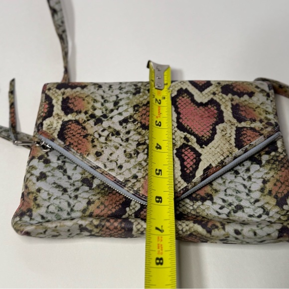 HOBO Snakeskin Pattern Crossbody Bag - Picture 10 of 12